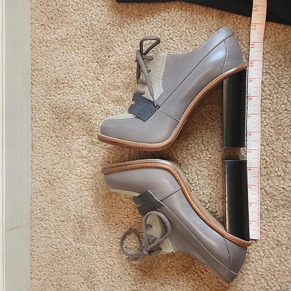 Chloe Leather Pumps - Picture 10 of 16